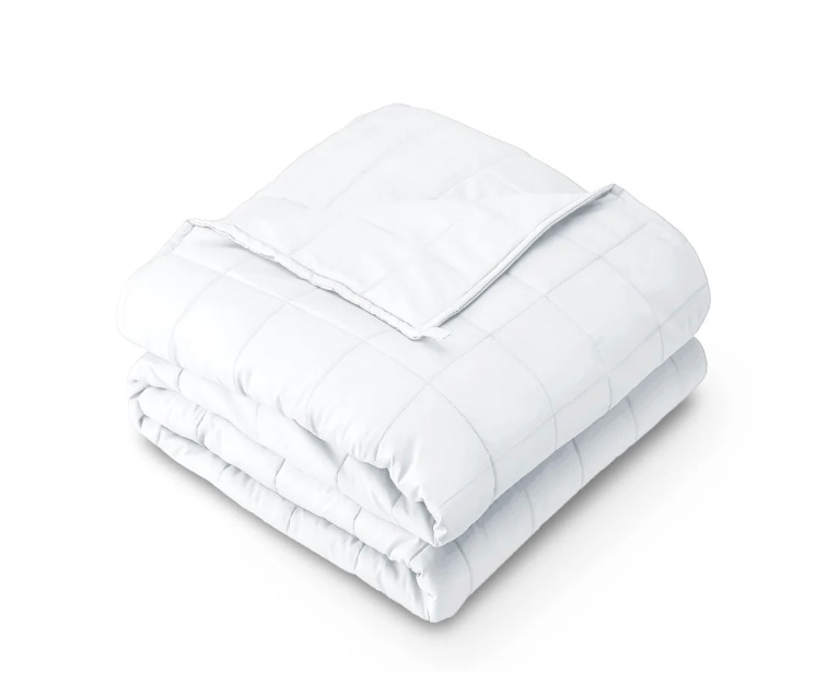 Cooling weighted blanket folded